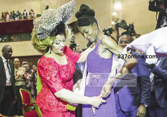 Miss Cameroun 2015: Chantal Biya honore les reines de beauté