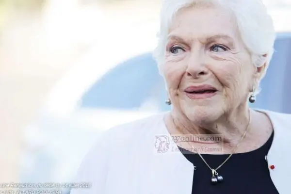 Line Renaud hospitalisée pour une fracture de la cheville