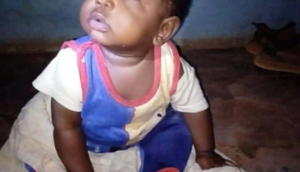 Un bébé abandonné retrouvé à Essos, Yaoundé – un acte d’inhumanité dans le cœur du Cameroun
