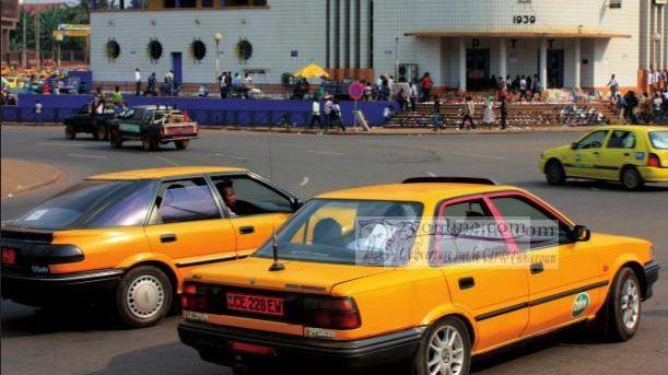 Cameroun : Il se fait dépouiller dans un taxi à Yaoundé