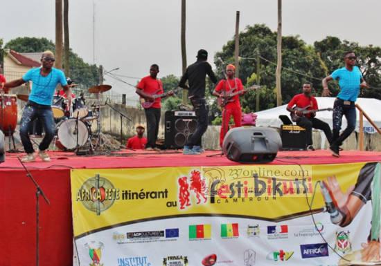 Cameroun – musique – Festi-Bikutsi 2014: Ambiance chaude malgré la pluie à la cérémonie d’ouverture