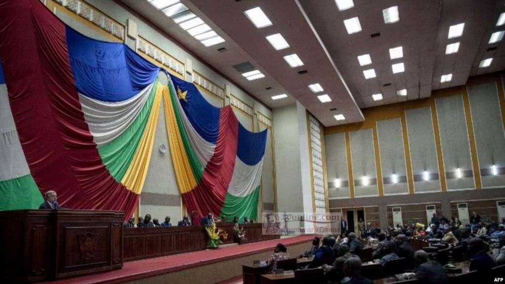 République centrafricaine: Un député tire en l’air en pleine séance à l’Assemblée