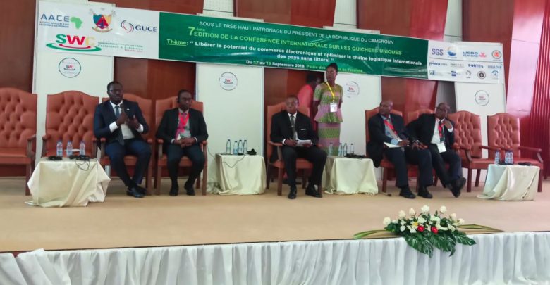 Cameroun : Le Guichet unique diversifie les moyens de paiements électroniques 1 Guichet unique conference