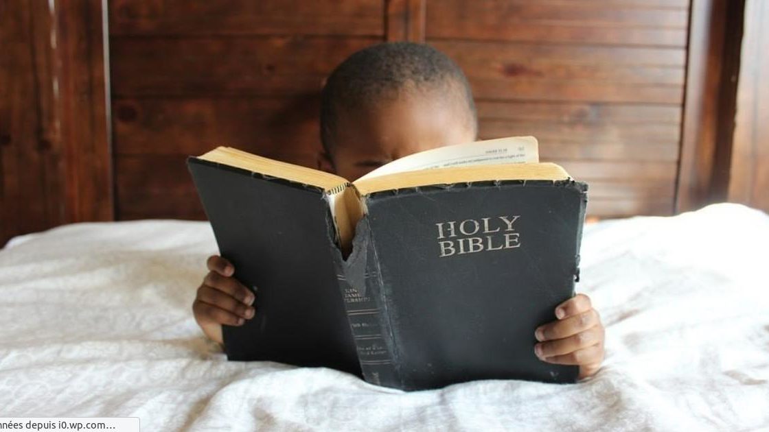 cropped bible enfant