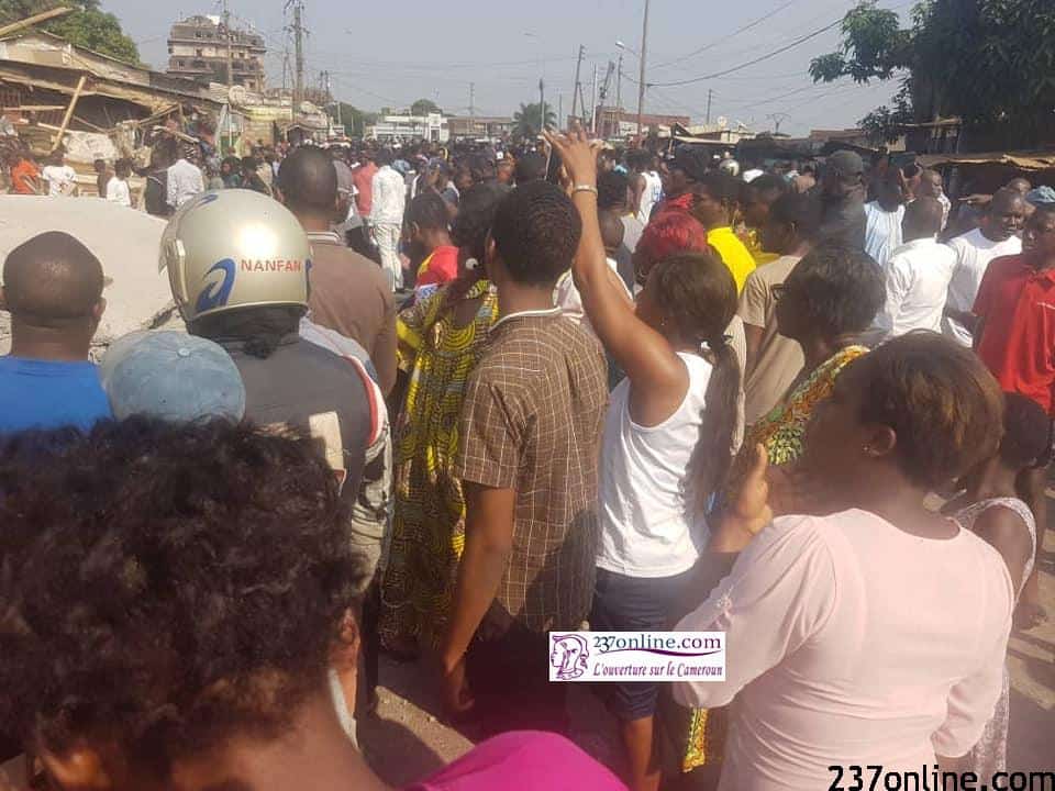 Cameroun : L’agence Eneo de Mbanga envahie de manifestants