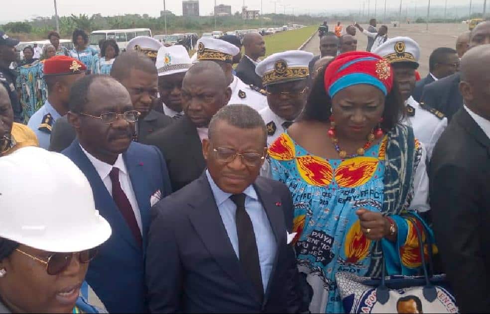 Joseph Dion Ngute en campagne électorale à Douala