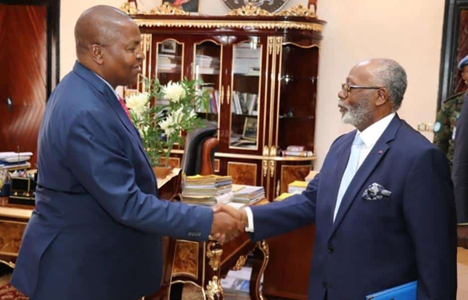 Lejeune Mbella Mbella et Touadera