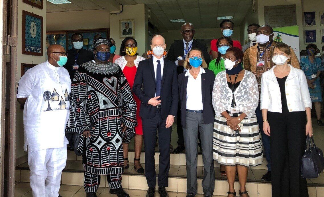 Cameroun – Coronavirus : L’ambassadeur de France félicite le Centre pasteur