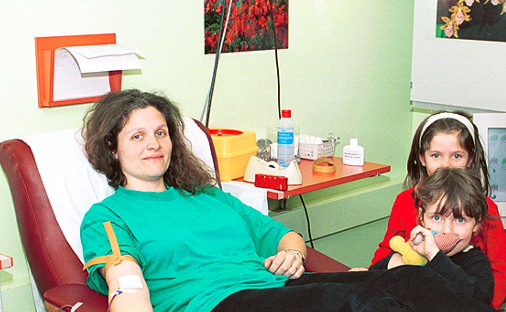 Transfusion sanguine d'une femme blanche