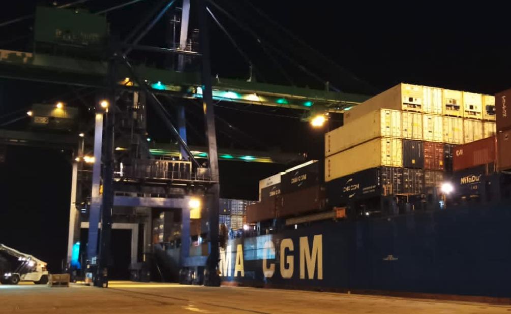 Owendo Container Terminal réalise un record de manutention de conteneurs grâce à l’escale du navire Turquoise