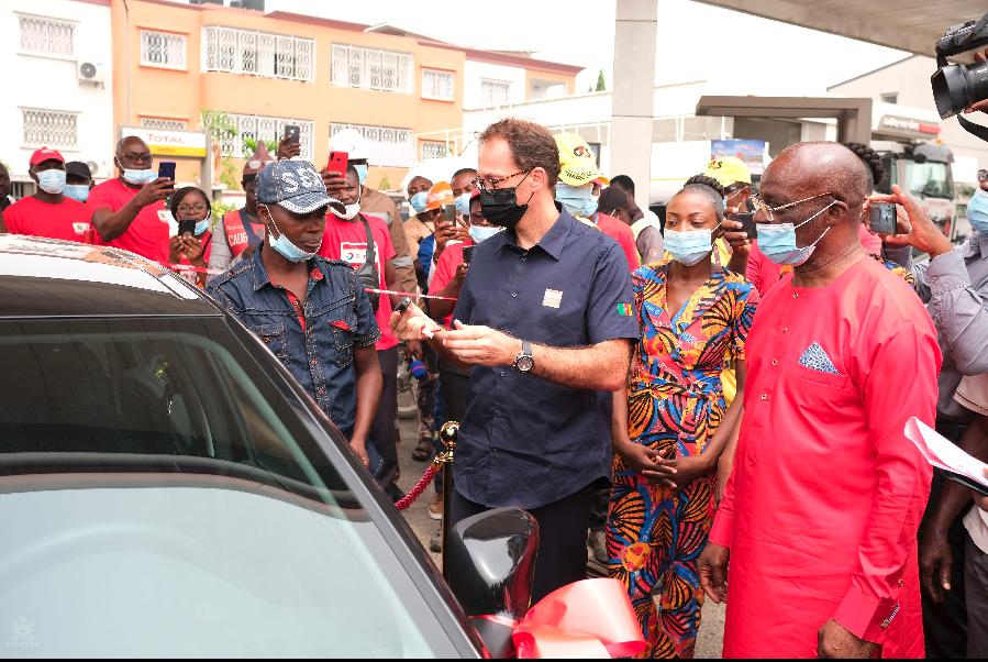 Promo CHAN Total Cameroun 2020 : Kenne Pierre reçoit la voiture mise en compétition