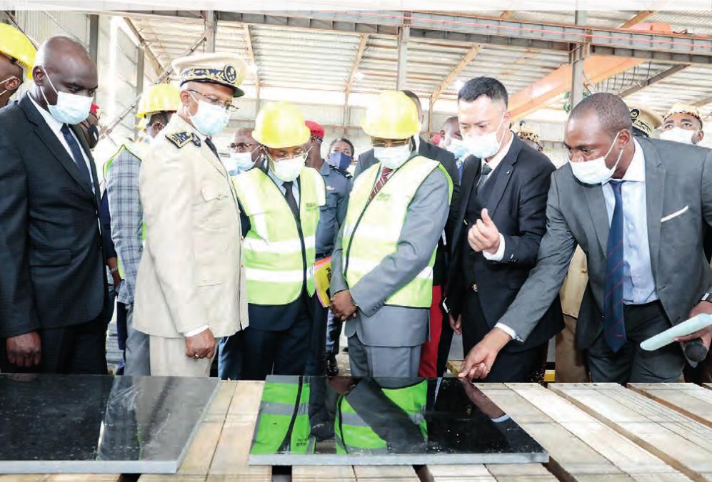 Cameroun : Une usine de transformation de pierres en carreaux à Yaoundé