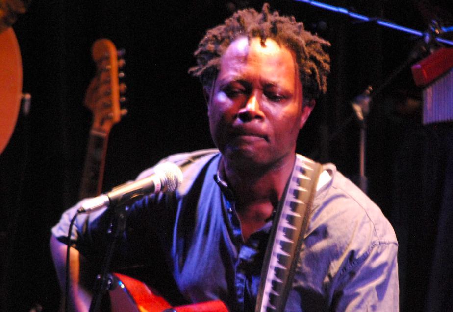 Musique : Lokua Kanza, briseur de frontières