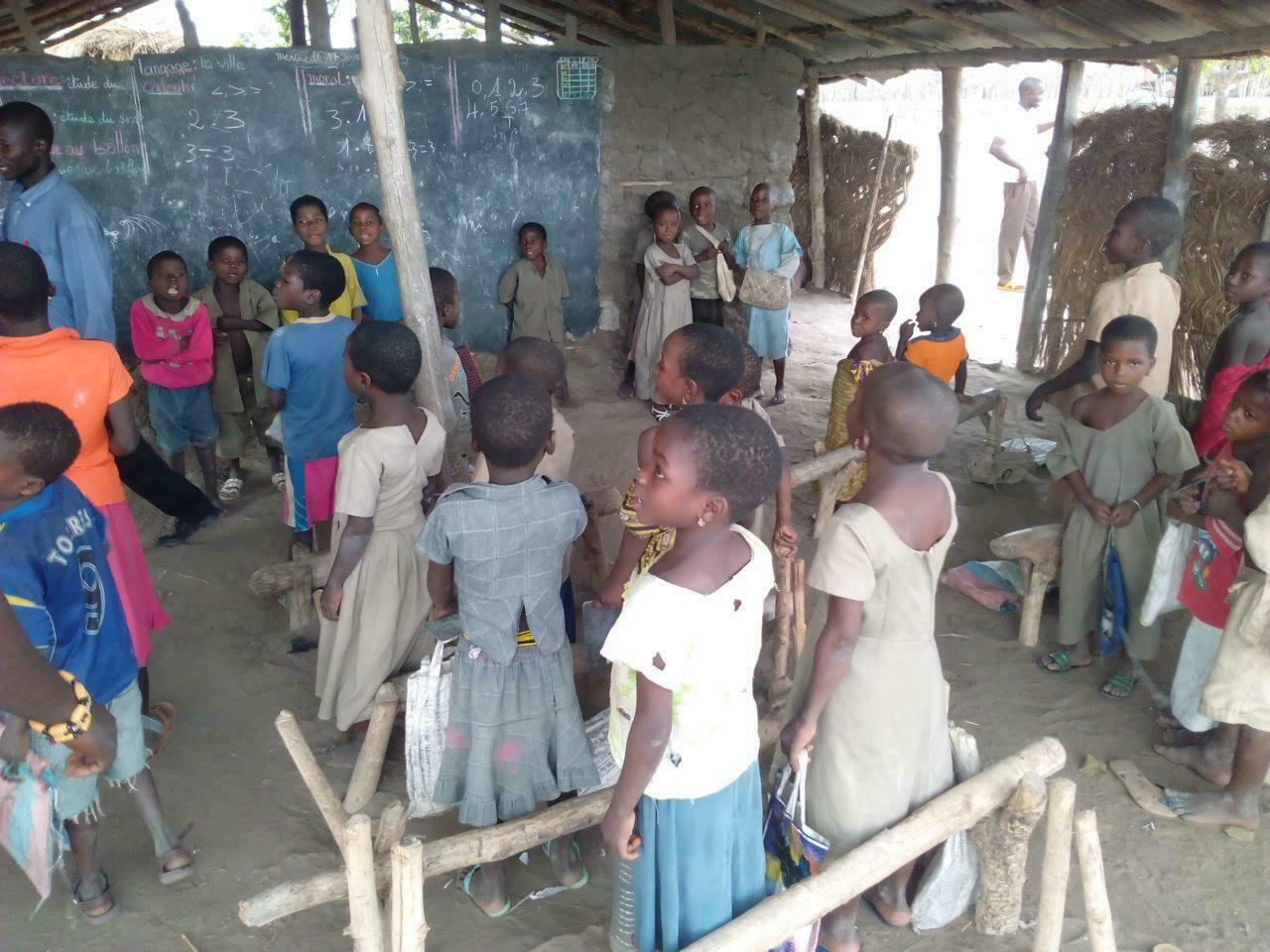 Cameroun ecole sans table bancs