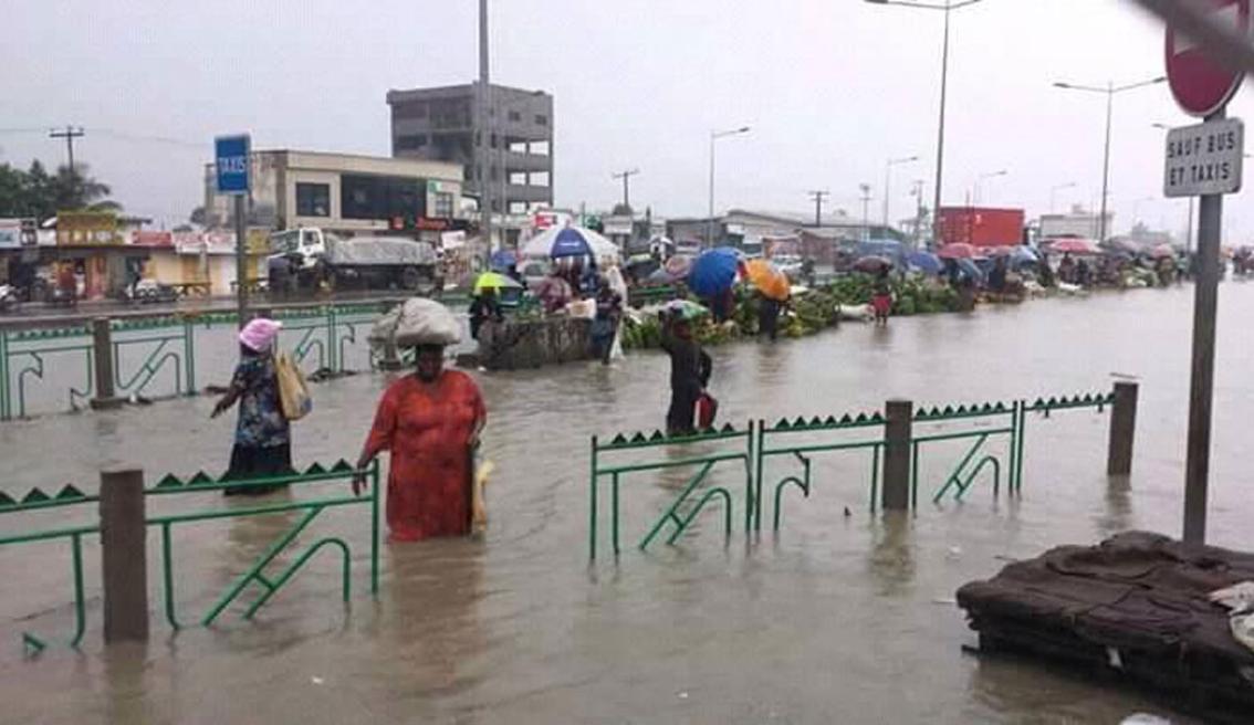 Douala : la pluie fait des ravages, une famille miraculeusement sauvée à Bépanda