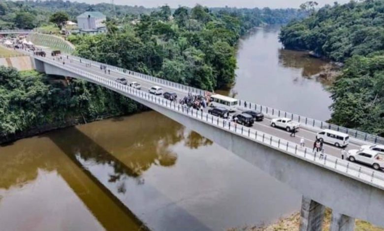 Pont relliant le cameroun au Nigeria