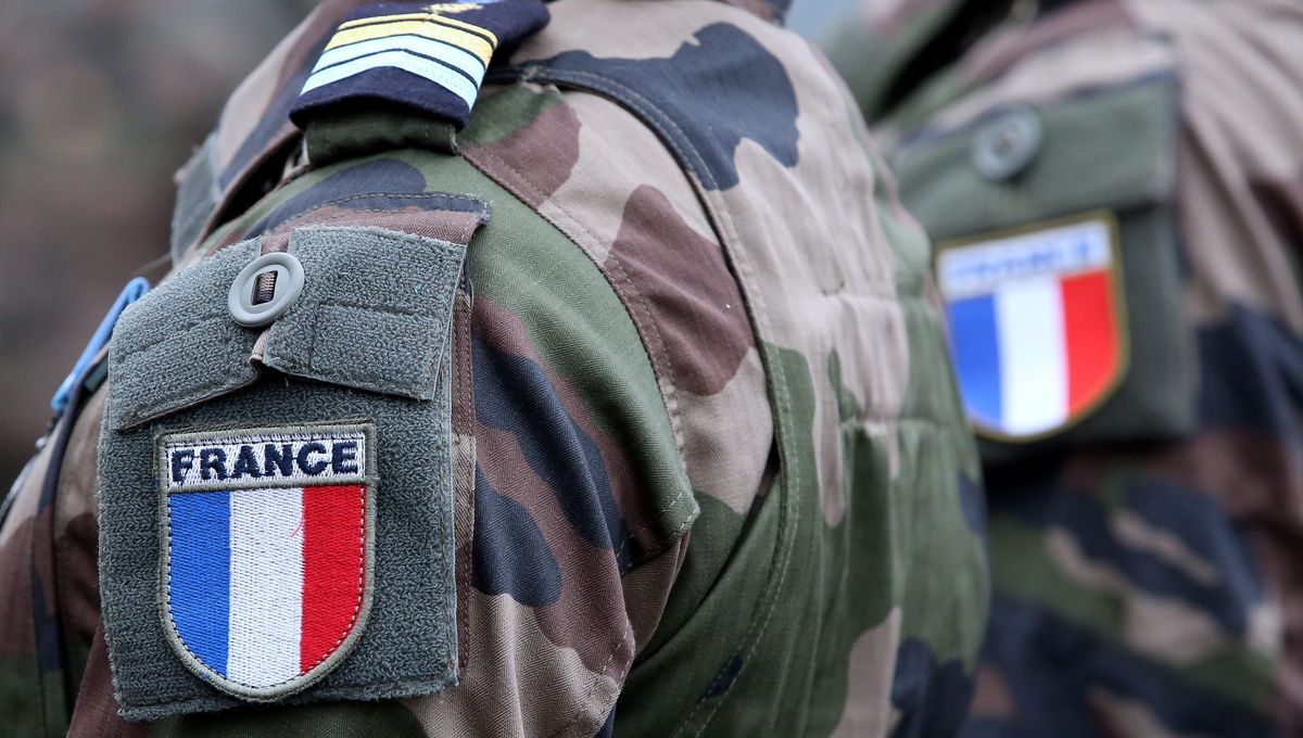 En France, six militaires ont été arrêtés, soupçonnés de proxénétisme (média)