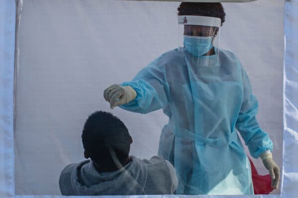 Le premier décès lié au variant Omicron enregistré au Royaume-Uni (Johnson)