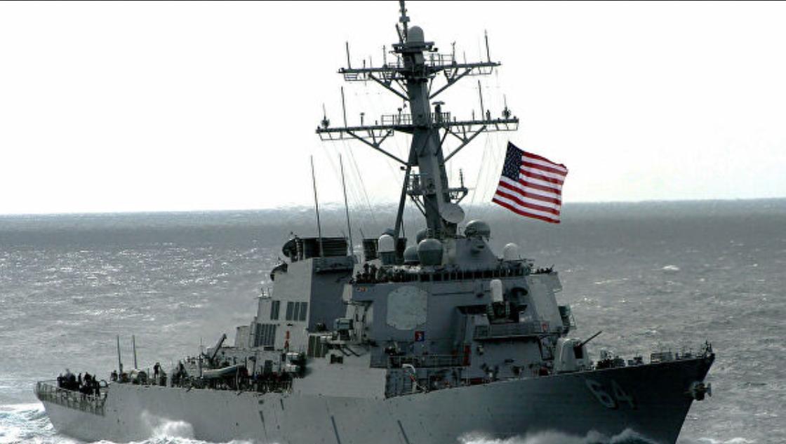Un destroyer américain pénètre dans les eaux territoriales chinoises (Pékin)