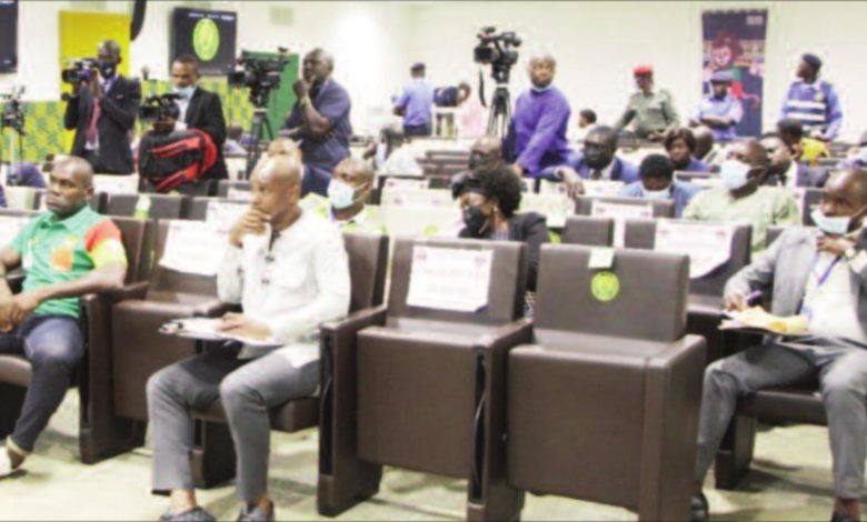 Cameroun : Du matériel électronique distribués à une centaine de jeunes à Bafoussam 1 Des journalistes