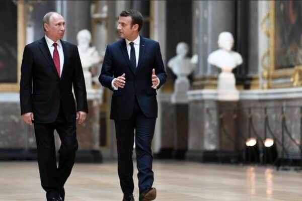 Poutine parle à Macron quasiment tous les jours (Kremlin)