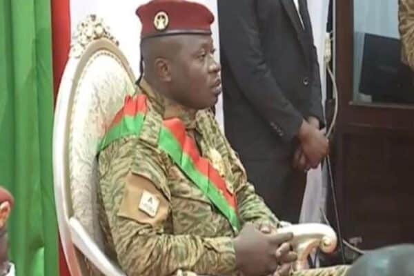 Burkina: le lieutenant-colonel Damiba a prêté serment en tant que président