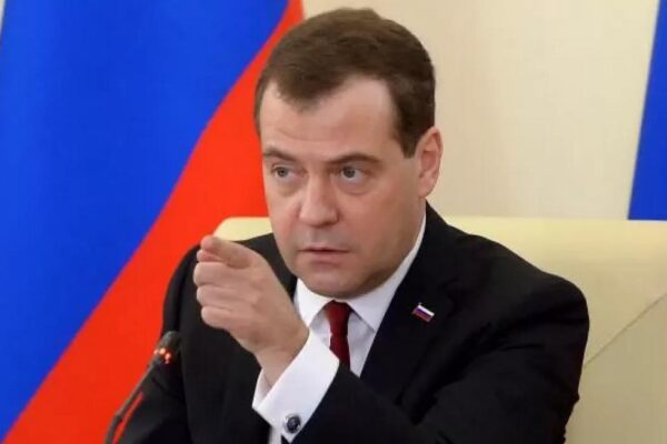 Il n’y aura pas d’effondrement de l’économie russe à cause des sanctions (Medvedev)