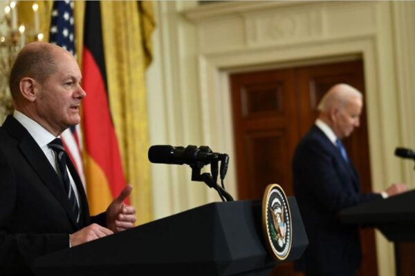 Scholz déclare être d’accord avec Biden pour fournir des lance-roquettes multiples à Kiev