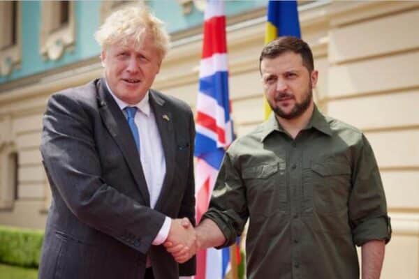 Johnson a lancé une grenade d’entraînement sur une base à Yorkshire