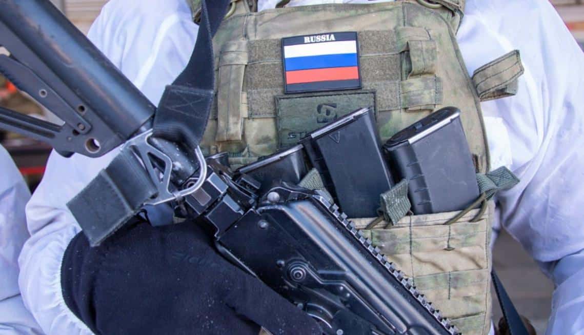 Un soldat de Rosgvardia tué dans un combat avec des mercenaires anglais et américains