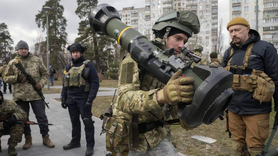 Une cache contenant deux missiles antichars guidés trouvés près de Kherson