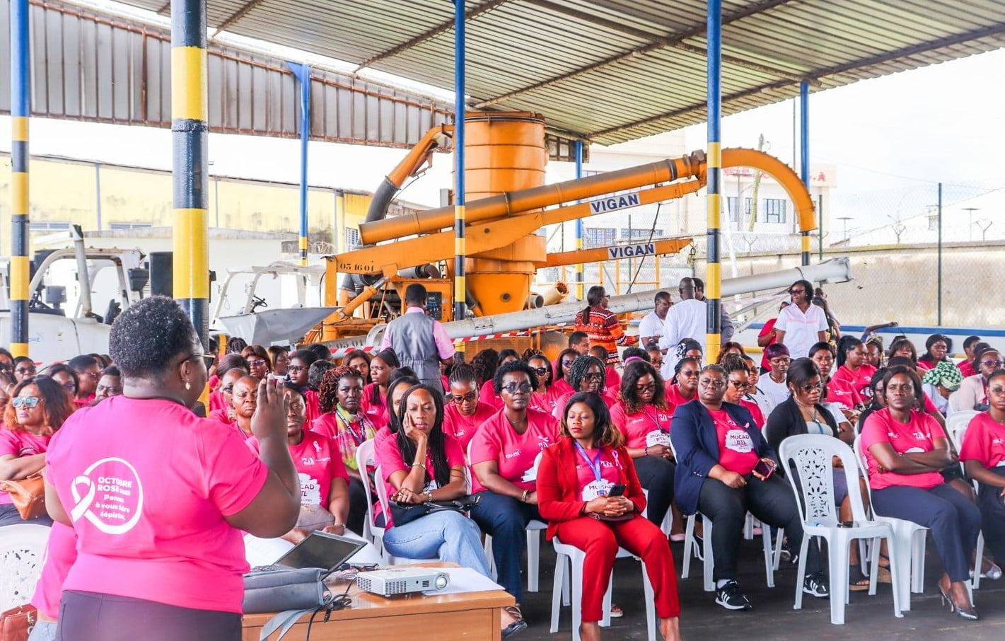 Bolloré Transport & Logistics Cameroun se mobilise à l’occasion d’octobre rose pour lutter contre le cancer du sein