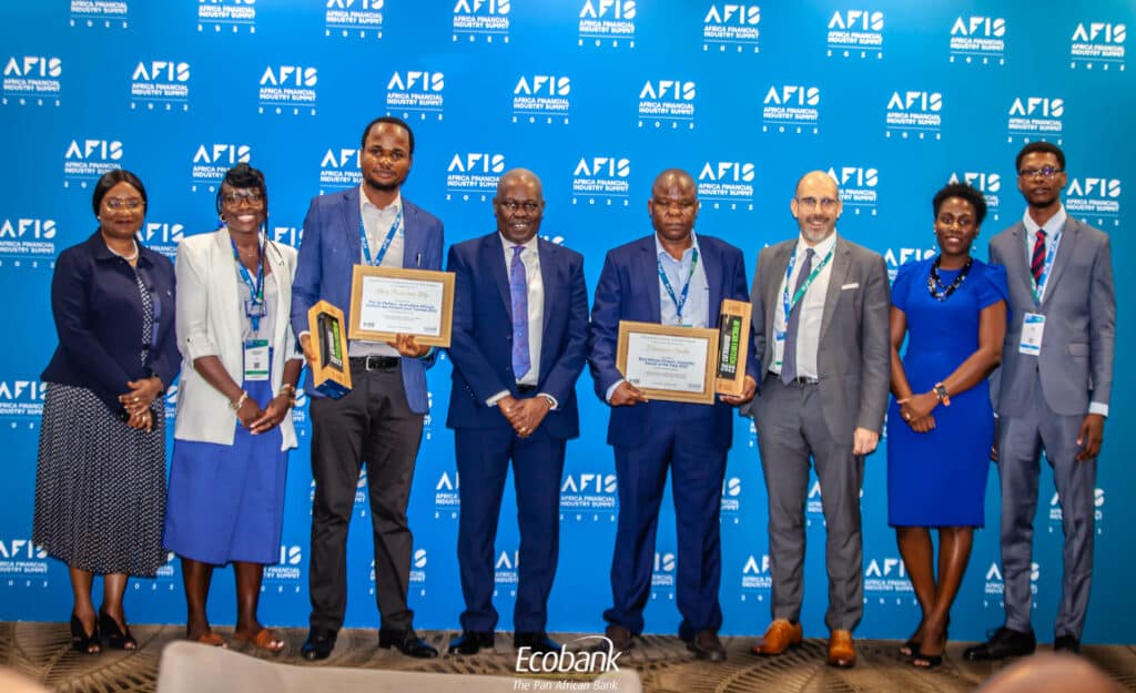 premiers diplomes du programme de formation au journalisme financier organise par ecobank et ama academy