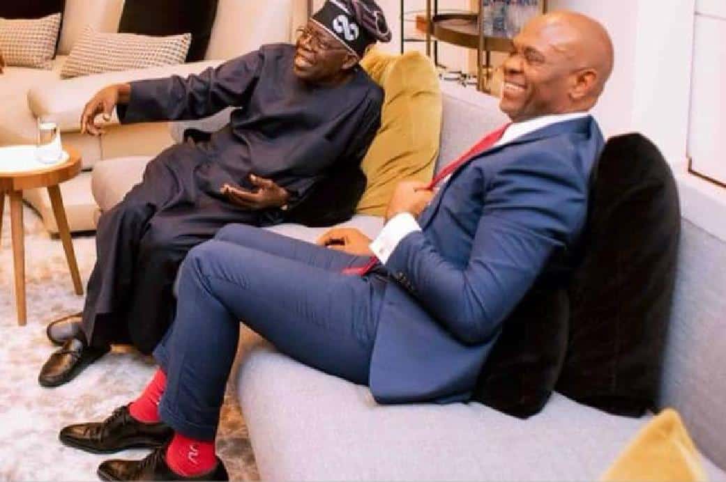 Tony Elumelu et le Président élu du Nigéria, Bola Ahmed Tinubu, discutent de l’autonomisation des jeunes Nigérians