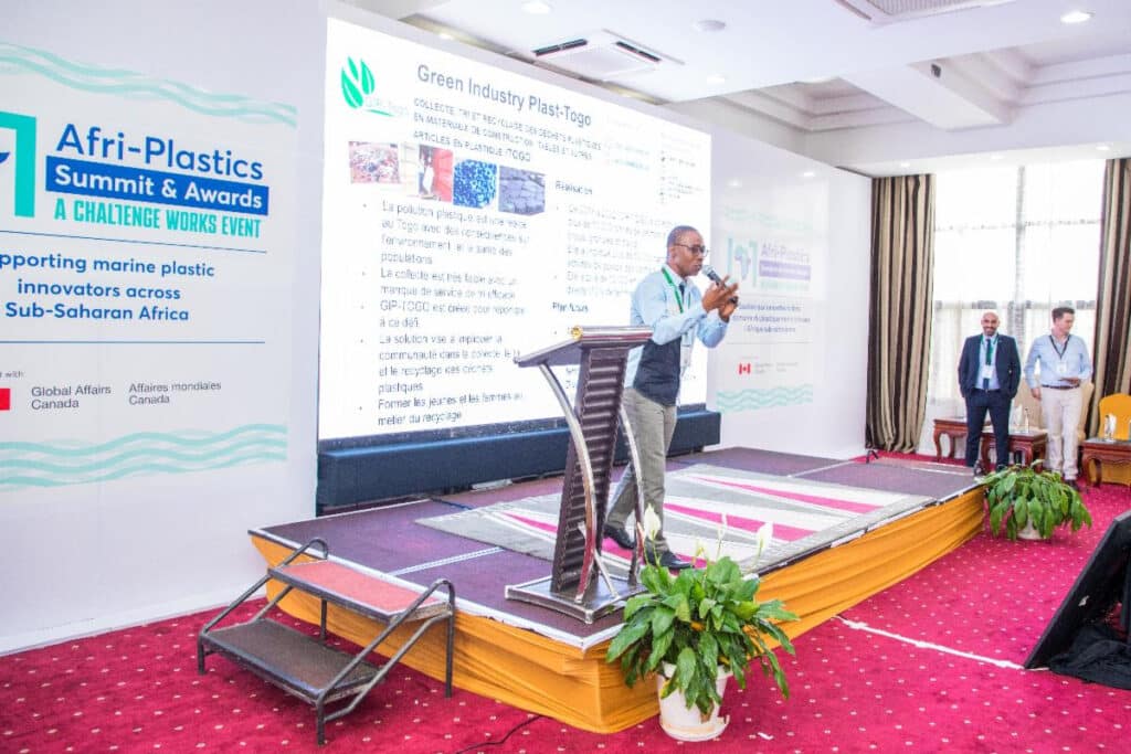 des innovateurs africains de premier plan recoivent 4 millions de livres sterling pour reduire la pollution plastique et proteger les oceans
