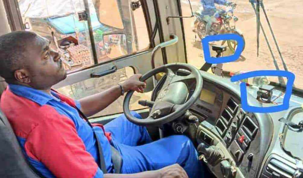 Caméras dans des bus