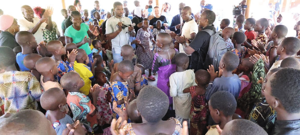 Kits scolaires, engrais, médicaments : dans le nord-ouest du Bénin, l’ONU apporte de l’aide aux réfugiés