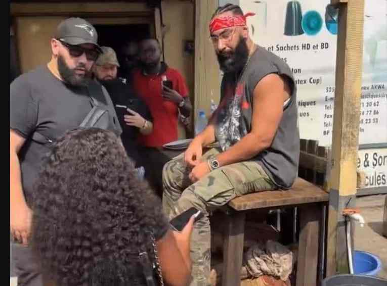 Cameroun – Tollé après la gifle humiliante de La Fouine à un fan camerounais