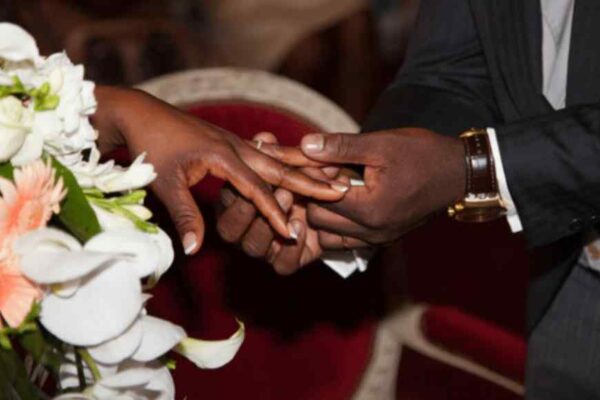 Cameroun: vers une légalisation controversée des mariages entre oncles et nièces