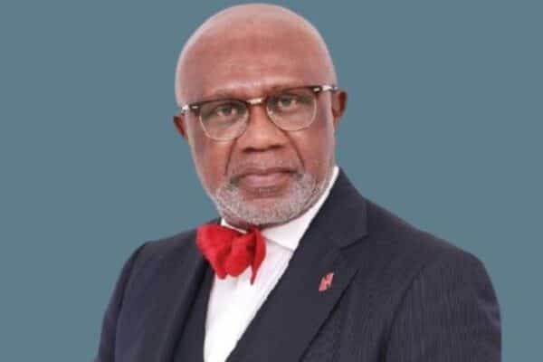 Ebenezer ESSOKA succède à Colin MUKETE à la présidence du Conseil d’Administration de MTN Cameroon