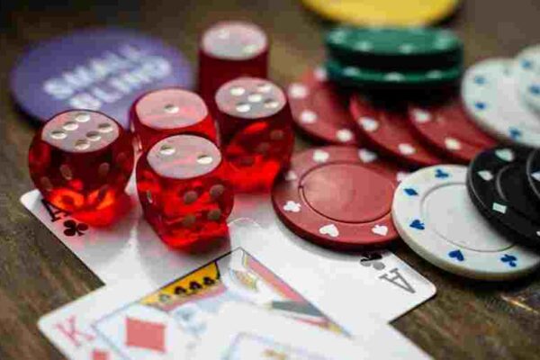 Combien de jetons au poker par personne : guide pour organiser une partie réussie ?