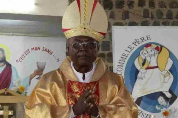 Cameroun : Guerre sainte à l’Ouest, l’Évêque défie les chefs traditionnels !