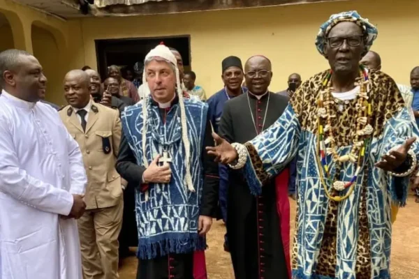Cameroun : Le roi Sokoudjou déclenche une tempête culturelle à Bamendjou