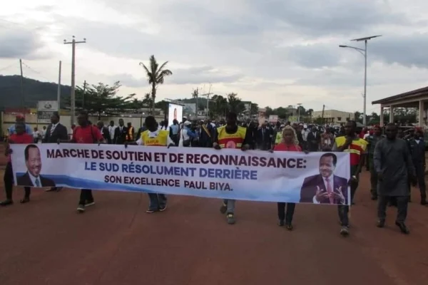 Cameroun : 2000 personnes mobilisées de force à Ebolowa pour soutenir Biya