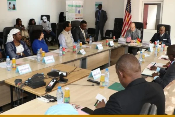 Cameroun : Alerte, les USA infiltrent nos laboratoires sous couvert d’aide sanitaire
