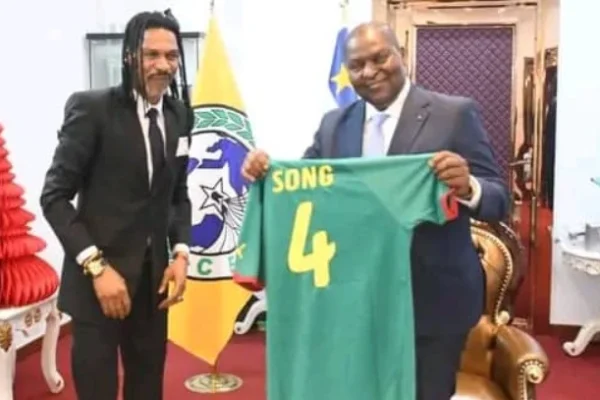 URGENT | Cameroun : Rigobert Song crée le choc – L’ex-lion indomptable défie tous les pronostics