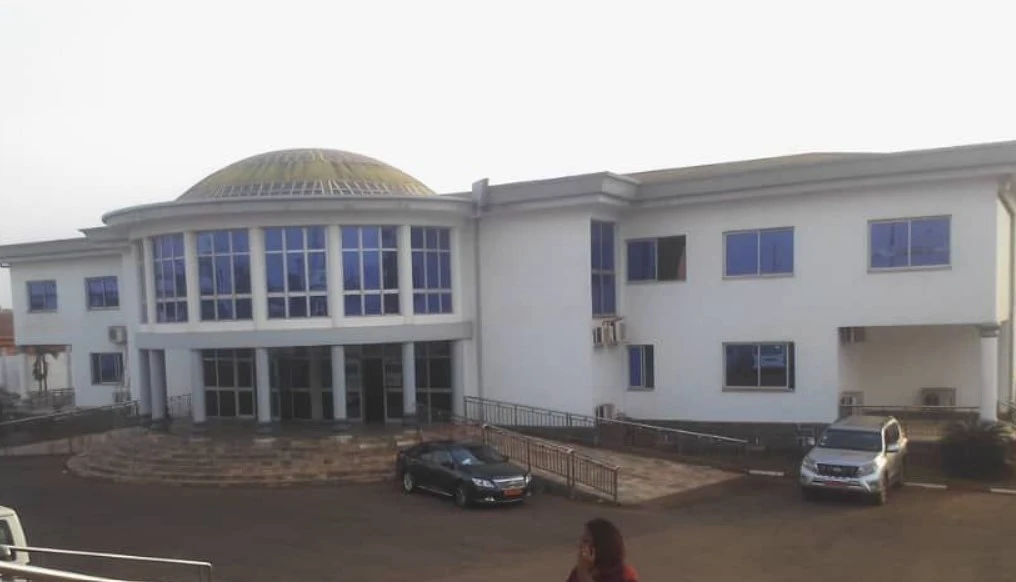 Hopital paul et chantal Biya