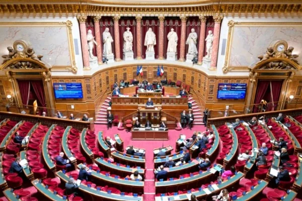 Mariage France sans-papiers : Le Sénat vote une loi choc qui divise la nation