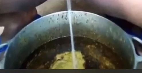 Urine dans l’Okok à Yaoundé : Un scandale alimentaire choque le Cameroun