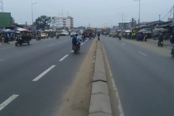 Cameroun : Deux beaux-pères s’affrontent violemment après un mariage